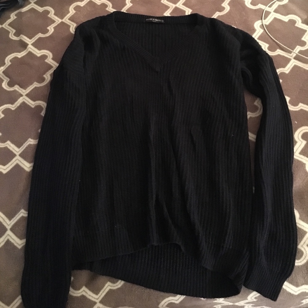 Navy vneck knit sweater